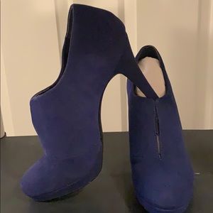 Blue suede bootie